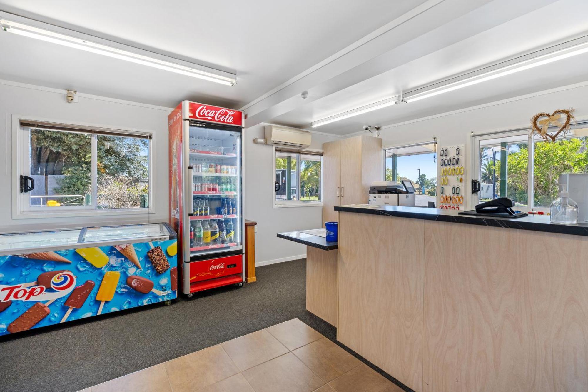 Tasman Holiday Parks - Miranda Bagian luar foto